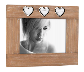 Drewniana ramka na zdjęcie 13x18 z serduszkami