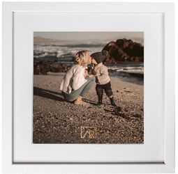 Ramka na zdjęcie 30x30 z passepartout 20x20 biała Pina